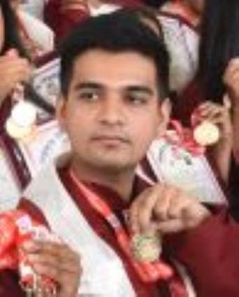 लखनऊ विश्वविद्यालय के ऐतिहासिक कला प्रांगण के मैदान में आयोजित 68वें दीक्षांत समारोह में पदक पा लखनऊ विश्वविद्यालय के ऐतिहासिक कला प्रांगण के मैदान में आयोजित 68वें दीक्षांत समारोह में पदक पा