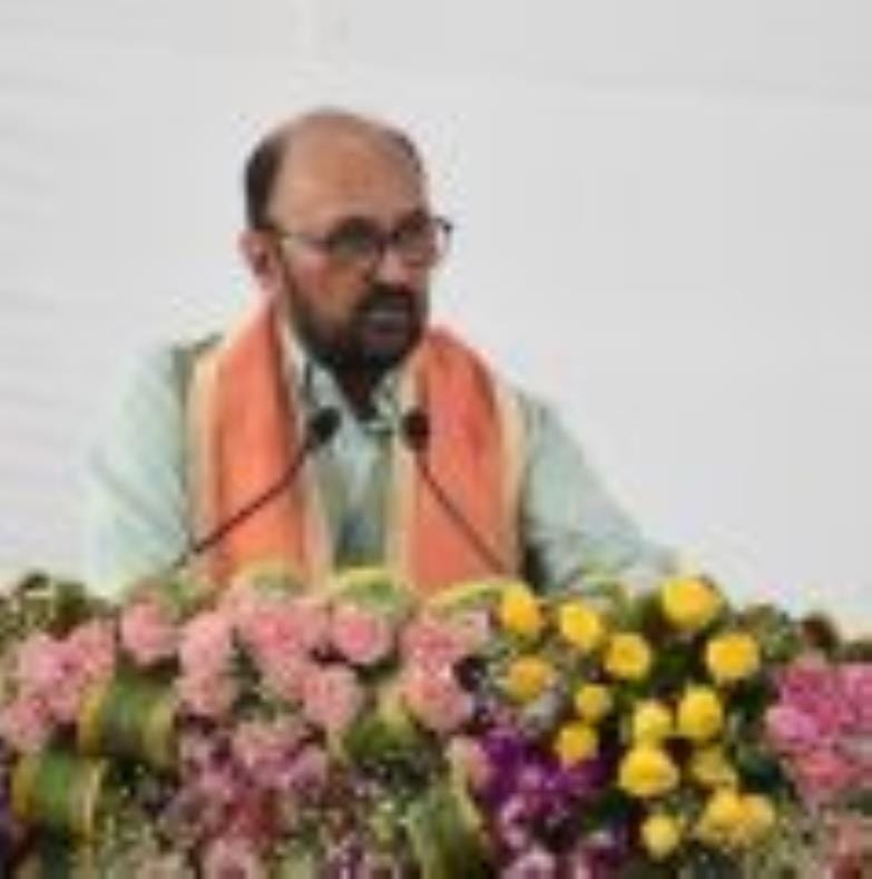 लखनऊ विश्वविद्यालय के ऐतिहासिक कला प्रांगण के मैदान में आयोजित 68वें दीक्षांत समारोह में पदक पा लखनऊ विश्वविद्यालय के ऐतिहासिक कला प्रांगण के मैदान में आयोजित 68वें दीक्षांत समारोह में पदक पा