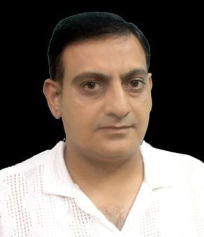 लौखनिया गांव के खेत में लगी केले की पकी फसल। संवाद लौखनिया गांव के खेत में लगी केले की पकी फसल। संवाद