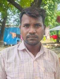 मढिया मई से स्कूल जाने का कच्चा मार्ग। संवाद मढिया मई से स्कूल जाने का कच्चा मार्ग। संवाद