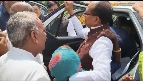 सतना पहुंचे केंद्रीय मंत्री शिवराज सिंह चौहान 