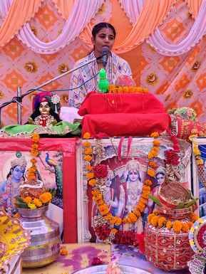 श्रीमद् भागवत कथा में मौजूद श्रद्धालु स्रोत संवाद श्रीमद् भागवत कथा में मौजूद श्रद्धालु स्रोत संवाद