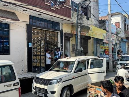 117.... महिला की मौत के बाद जांच करती एफएसएल की टीम। संवाद