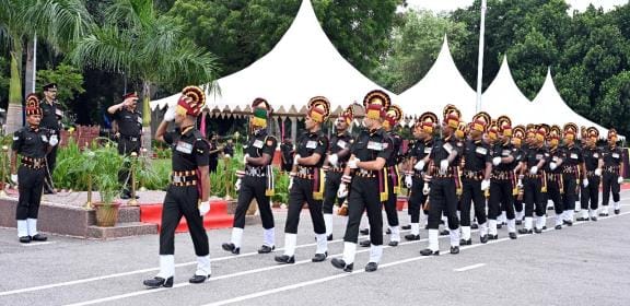 छावनी स्थित आर्मी मेडिकल कोर (एएमसी) के ऑफिसर्स ट्रेनिंग कॉलेज में बृहस्पतिवार को सीनियर कैडर छावनी स्थित आर्मी मेडिकल कोर (एएमसी) के ऑफिसर्स ट्रेनिंग कॉलेज में बृहस्पतिवार को सीनियर कैडर