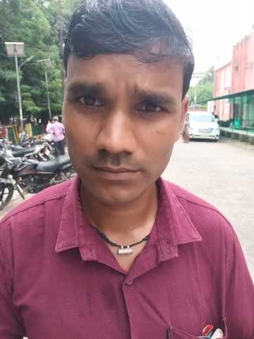 जिला अस्पताल परिसर में रखा प्राइवेट मेडिकल स्टोर का बोर्ड। संवाद