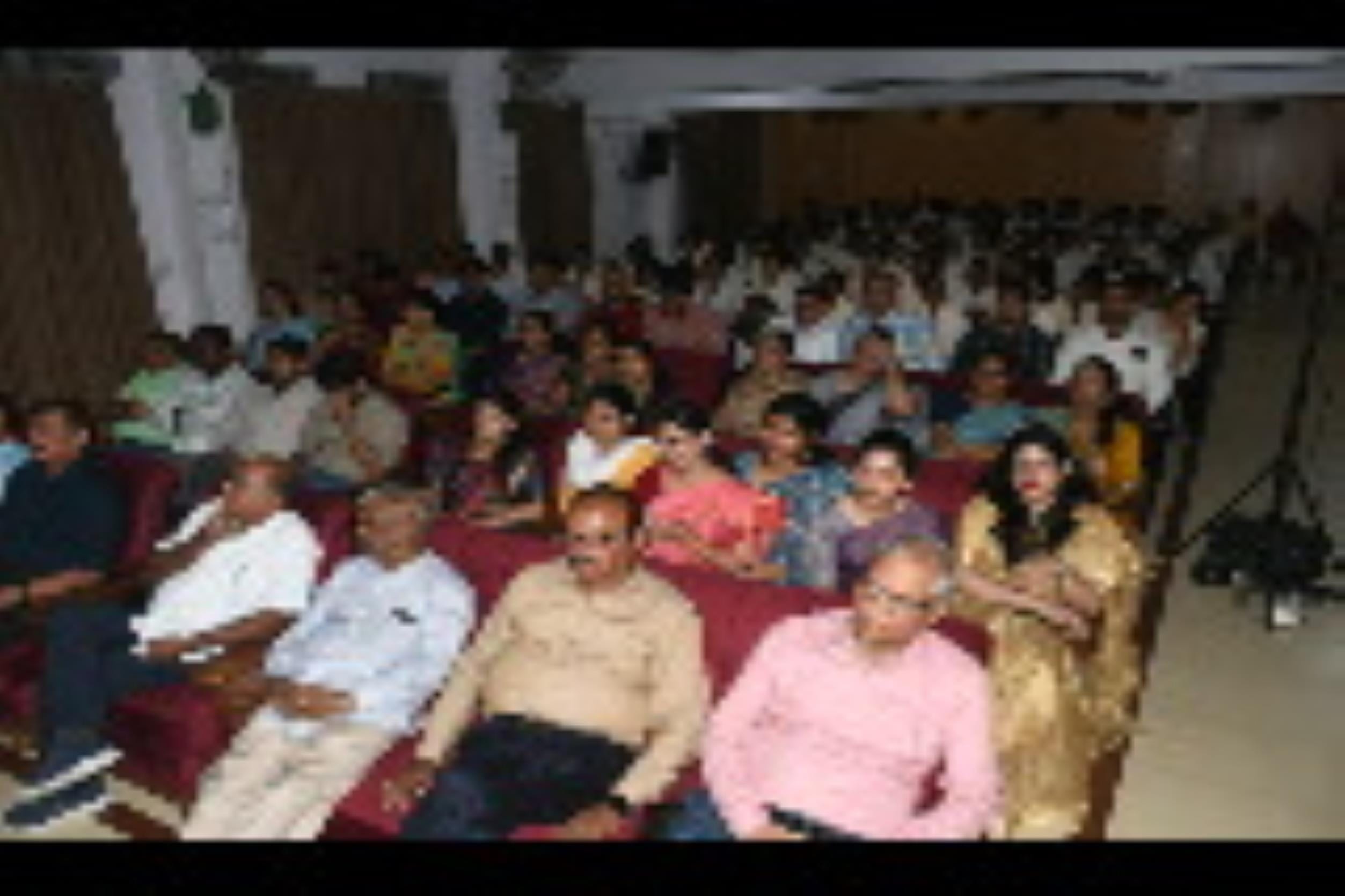 नेशनल पीजी कॉलेज में बृहस्पतिवार को ‘सीबी गुप्ता सम्मान’ और ऑनरेरी शिक्षक एक्सिलेंस सम्मान समार