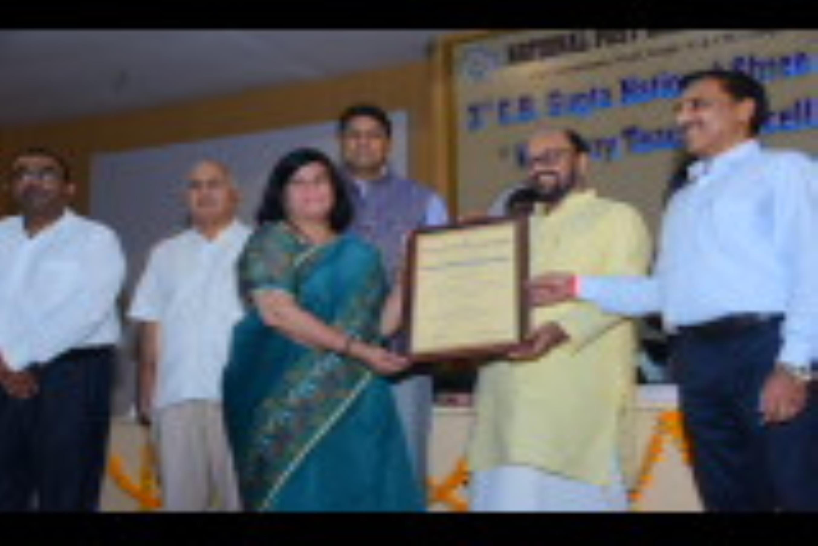 नेशनल पीजी कॉलेज में बृहस्पतिवार को ‘सीबी गुप्ता सम्मान’ और ऑनरेरी शिक्षक एक्सिलेंस सम्मान समार