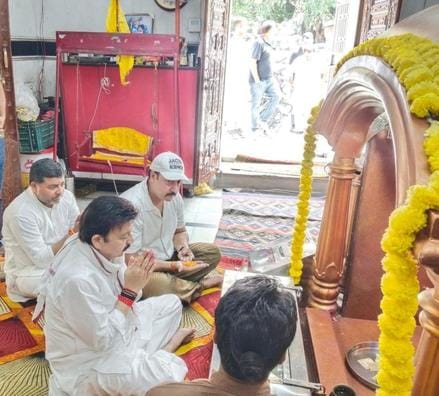 पिहोवा। सरस्वती मंदिर में पूजा अर्चना करते पर्यावरण एवं वन मंत्री राव नरबीर सिंह। संवाद