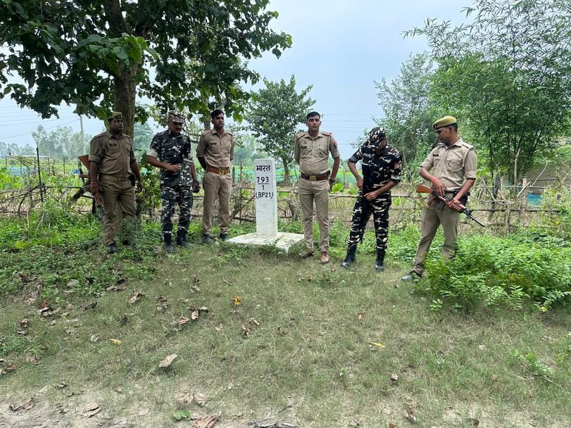 सीमावर्ती गांव नौजल्हा नंबर दो का बंद पड़ा बाजार। संवाद