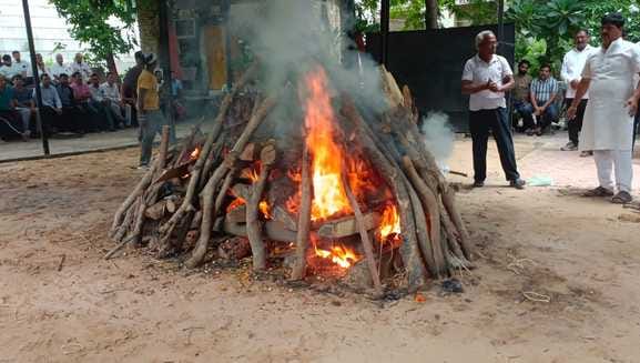 वायुसेना जवान पुलकित को सैन्य सम्मान के साथ दी अंतिम विदाई