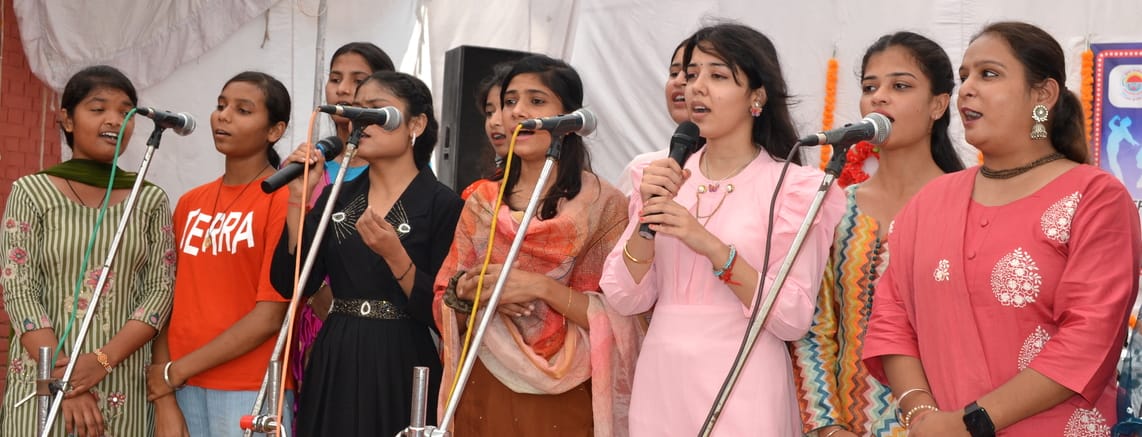 05.. .. ....राजकीय कन्या महाविद्यालय में आयोजित प्रतिभा खोज कार्यक्रम में कार्यक्रम का आनंद लेत 05.. .. ....राजकीय कन्या महाविद्यालय में आयोजित प्रतिभा खोज कार्यक्रम में कार्यक्रम का आनंद लेत