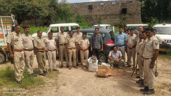 चित्तौड़गढ़ की आबकारी ने नकली शराब के मामले में गिरफ्तार किया आरोपित। चित्तौड़गढ़ की आबकारी ने नकली शराब के मामले में गिरफ्तार किया आरोपित।