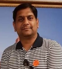 फोटो 22: एक शोरूम पर खड़ी बाईक। संवाद