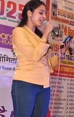 जेसीआई जनसंपर्क सप्ताह के मौके पर आयोजित गायन प्रतियोगिता में अपनी अपनी प्रस्तुति देते प्रतिभाग जेसीआई जनसंपर्क सप्ताह के मौके पर आयोजित गायन प्रतियोगिता में अपनी अपनी प्रस्तुति देते प्रतिभाग