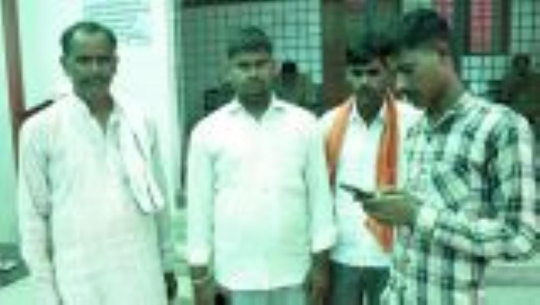 मृतक संजीव की फाइल फोटो मृतक संजीव की फाइल फोटो