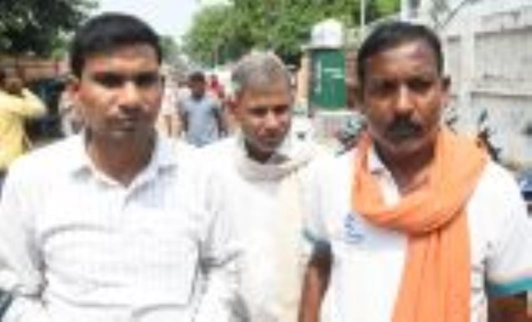 मृतक संजीव की फाइल फोटो मृतक संजीव की फाइल फोटो