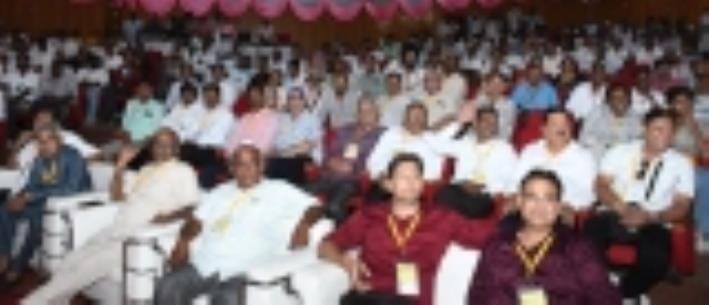 टेंट-कैटरर्स और डेकोरेशन वेलफेयर एसो. के कार्यक्रम में डिप्टी सीएम ब्रजेश पाठक का सम्मान करते व टेंट-कैटरर्स और डेकोरेशन वेलफेयर एसो. के कार्यक्रम में डिप्टी सीएम ब्रजेश पाठक का सम्मान करते व