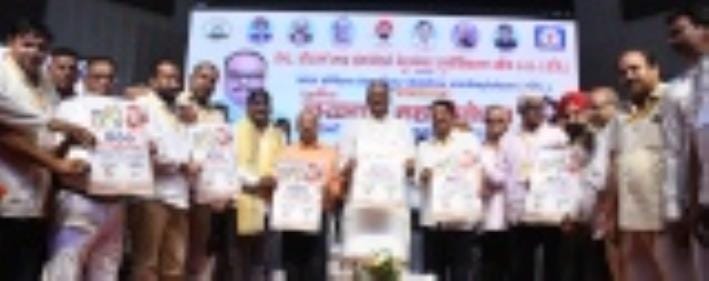 टेंट-कैटरर्स और डेकोरेशन वेलफेयर एसो. के कार्यक्रम में डिप्टी सीएम ब्रजेश पाठक का सम्मान करते व टेंट-कैटरर्स और डेकोरेशन वेलफेयर एसो. के कार्यक्रम में डिप्टी सीएम ब्रजेश पाठक का सम्मान करते व