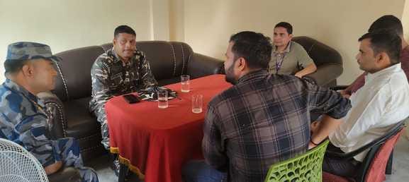 धनगढ़ी-नेपाल में हुई आगजनी में जलती बिल्डिंग। फाइल फोटो धनगढ़ी-नेपाल में हुई आगजनी में जलती बिल्डिंग। फाइल फोटो