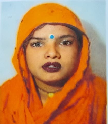 14जेएनडी36-अस्पताल के बाहर एकत्रित हुए परिजन। संवाद 14जेएनडी36-अस्पताल के बाहर एकत्रित हुए परिजन। संवाद