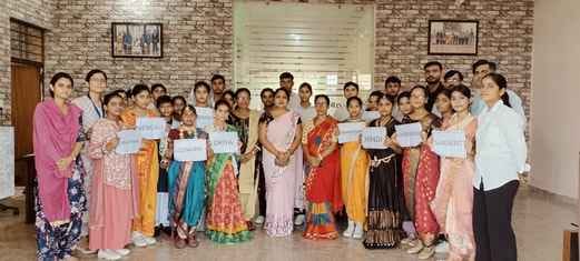हिंदी दिवस पर राजकीय महाविद्यालय में संबोधित करते प्रोफेसर स्रोत संवाद हिंदी दिवस पर राजकीय महाविद्यालय में संबोधित करते प्रोफेसर स्रोत संवाद