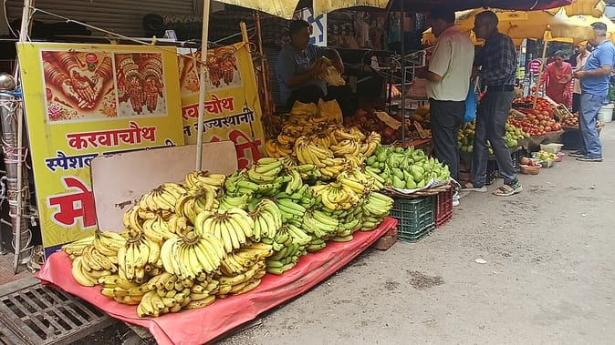 मुख्य बाजार हमीरपुर में अतिक्रमण कर सजाई गई दुकानदारी : स्रोत संवाद मुख्य बाजार हमीरपुर में अतिक्रमण कर सजाई गई दुकानदारी : स्रोत संवाद