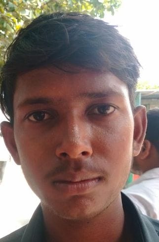 राष्ट्रीय लोक अदालत में जानकारी देते वीरेश पाठक। संवाद राष्ट्रीय लोक अदालत में जानकारी देते वीरेश पाठक। संवाद