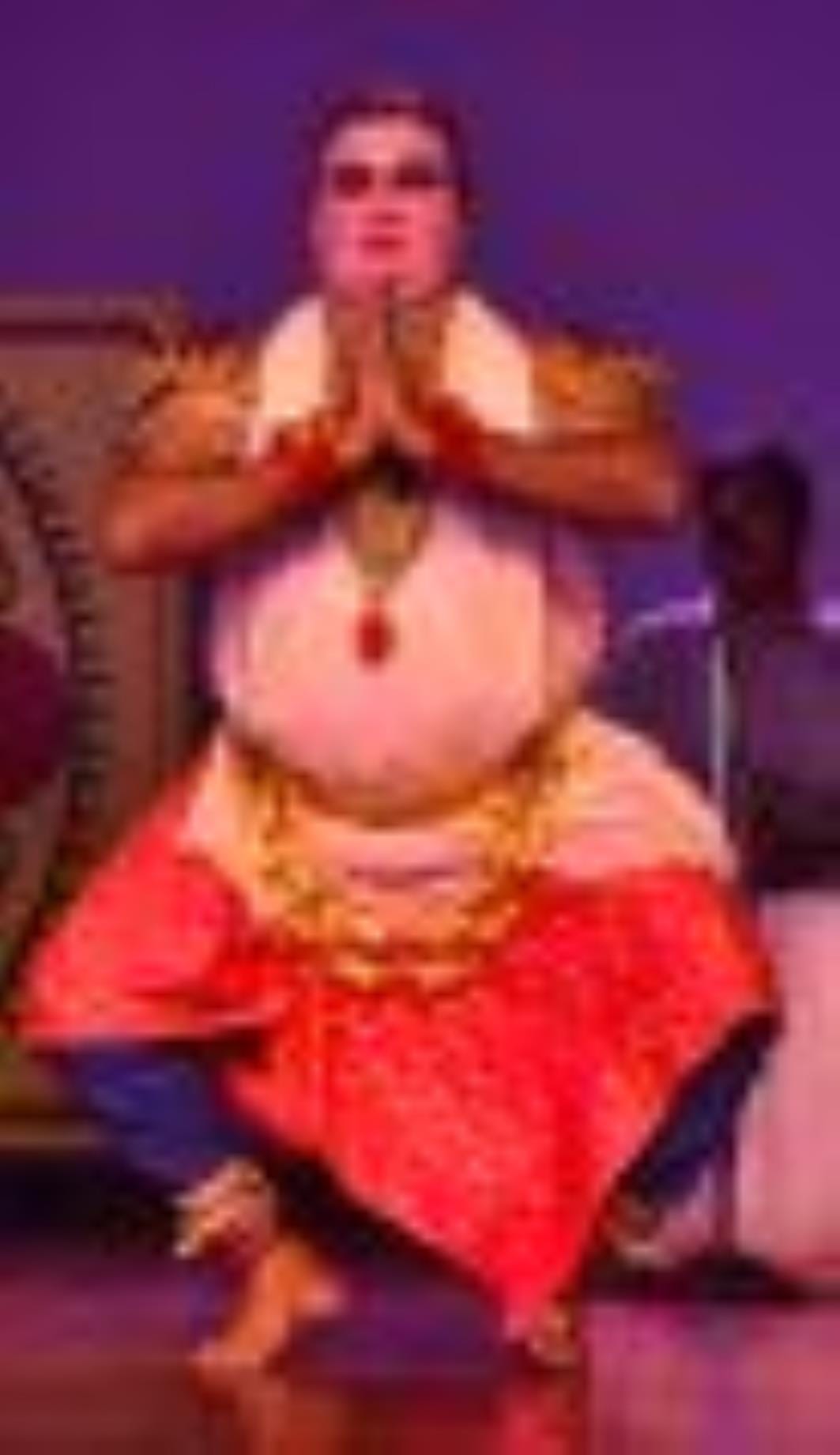 राय उमानाथ बली प्रेक्षागृह में प्रस्तुति देेते कलामंडलम एम अमलजीथ। राय उमानाथ बली प्रेक्षागृह में प्रस्तुति देेते कलामंडलम एम अमलजीथ।