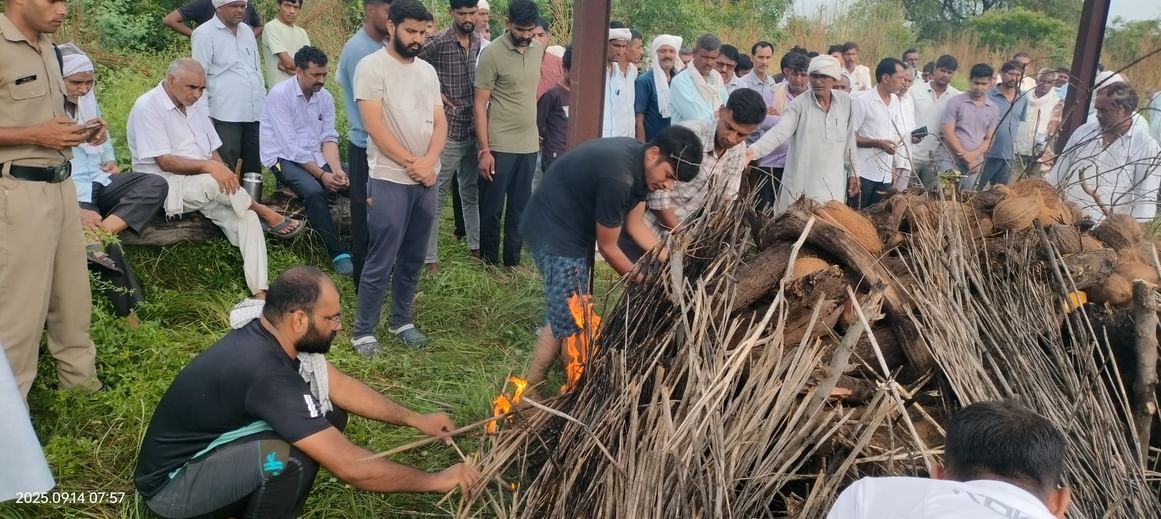 फ़ोटो: पंकज को फ़ाइल फ़ोटो, पंकज की बेटी हयाना को गोद में लिए पंकज के पिता, गॉड ऑफ ऑनर देते आईटीबी