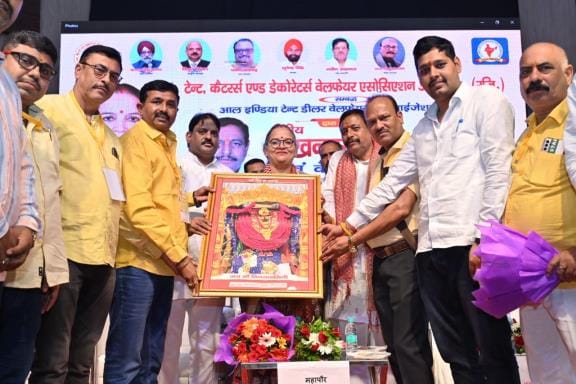टेंट-कैटरर्स एंड डेकोरेशन वेलफेयर एसोसिएशन के महाधिवेशन के दूसरे दिन शनिवार को मुख्य अतिथि सुषम टेंट-कैटरर्स एंड डेकोरेशन वेलफेयर एसोसिएशन के महाधिवेशन के दूसरे दिन शनिवार को मुख्य अतिथि सुषम
