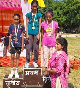 फोटो 14 एमएएचपी 07 परिचय-800 मीटर दौड़ में प्रतिभाग करते बालक वर्ग के प्रतिभागी। स्रोत: आयोजक