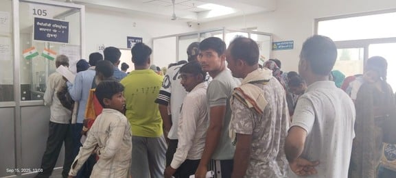 फोटो-15एयूआरपी 10- नई बिल्डिंग में लगे जनरेटर। संवाद