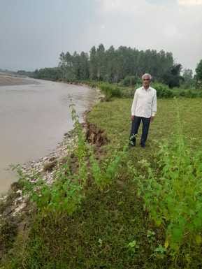 गांव बादशाहपुर के पास कटाव करती सोलानी नदी। श्रोत ग्रामीण गांव बादशाहपुर के पास कटाव करती सोलानी नदी। श्रोत ग्रामीण