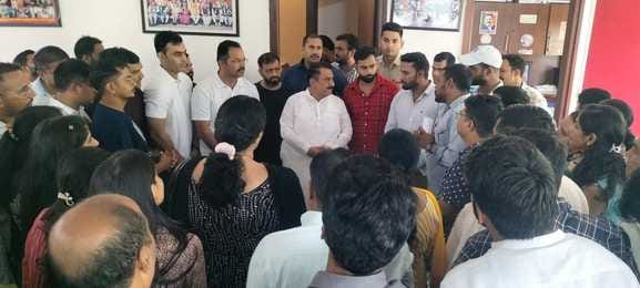 कुरुक्षेत्र। नमो युवा रन को लेकर कार्यकर्ताओं से बातचीत करते पूर्व राज्य मंत्री सुभाष सुधा। विज कुरुक्षेत्र। नमो युवा रन को लेकर कार्यकर्ताओं से बातचीत करते पूर्व राज्य मंत्री सुभाष सुधा। विज
