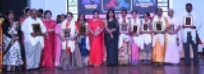 उर्दू अकादमी के प्रेक्षागृह में हुए कार्यक्रम में उप मुख्यमंत्री ब्रजेश पाठक ने विभूतियों को कि उर्दू अकादमी के प्रेक्षागृह में हुए कार्यक्रम में उप मुख्यमंत्री ब्रजेश पाठक ने विभूतियों को कि