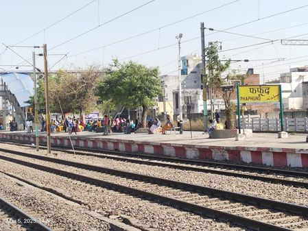फोटो-16एयूआरपी10 - मेडिकल कॉलेज की नई बिल्डिंग। संवाद