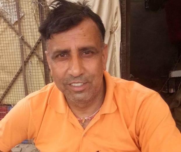 फोटो संख्या:-60 हिंसक हुए बंदरों ने शॉपिंग कॉम्प्लेक फेज नंबर को रोका रास्त दूर खड़े लोग---स्रो फोटो संख्या:-60 हिंसक हुए बंदरों ने शॉपिंग कॉम्प्लेक फेज नंबर को रोका रास्त दूर खड़े लोग---स्रो