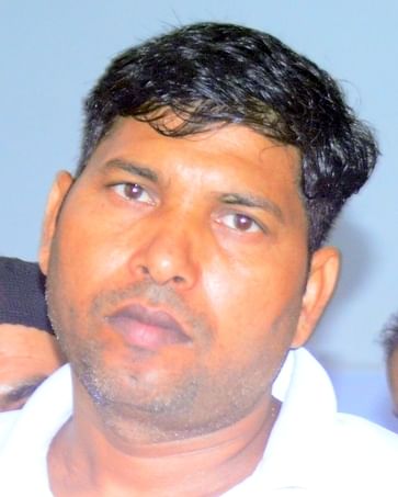 जिला अस्पताल में अव्यवस्थित रूप से खड़े वाहन । संवाद
