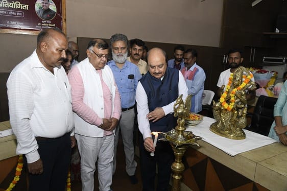कुरुक्षेत्र। हिंदी दिवस के उपलक्ष्य में कुवि के सीनेट हॉल में देश भक्ति पर आधारित राज्य स्तरीय 