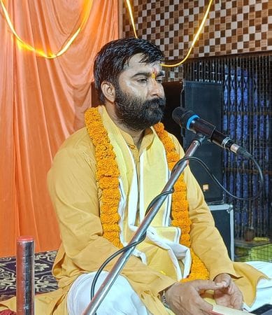 कटरा क्षेत्र के ग्राम खिरिया सकटू में आयोजित दुर्गा जागरण में मौजूद श्रद्धालु। संवाद कटरा क्षेत्र के ग्राम खिरिया सकटू में आयोजित दुर्गा जागरण में मौजूद श्रद्धालु। संवाद