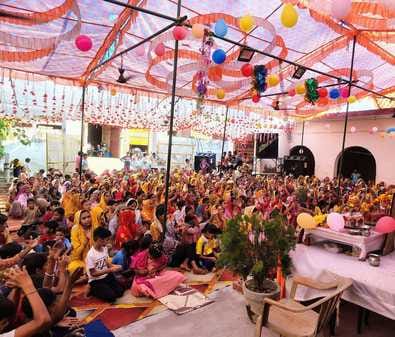 श्रीमद् भागवत कथा सुनाती कथावाचक रिया किशोरी स्रोत संवाद श्रीमद् भागवत कथा सुनाती कथावाचक रिया किशोरी स्रोत संवाद