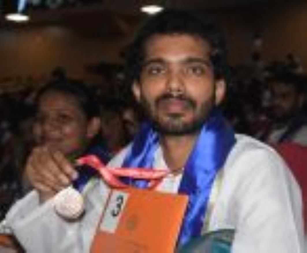 अटल प्रेक्षागृह में मंगलवार को डॉ. शकुंतला मिश्रा राष्ट्रीय पुनर्वास विश्वविद्यालय का 12वां दीक