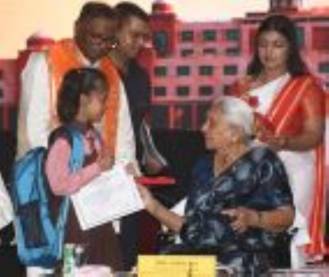 अटल प्रेक्षागृह में मंगलवार को डॉ. शकुंतला मिश्रा राष्ट्रीय पुनर्वास विश्वविद्यालय का 12वां दीक