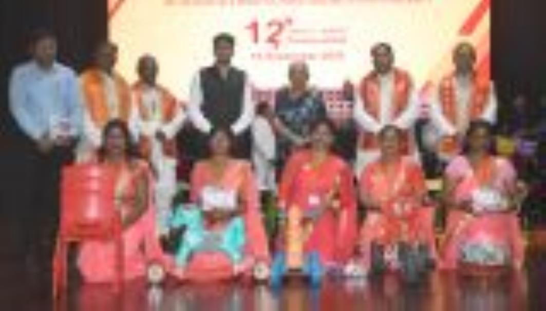 अटल प्रेक्षागृह में मंगलवार को डॉ. शकुंतला मिश्रा राष्ट्रीय पुनर्वास विश्वविद्यालय का 12वां दीक
