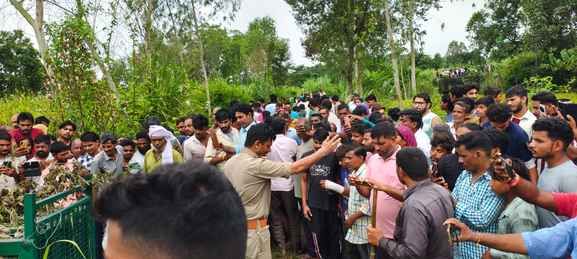 नजीबाबाद क्षेत्र में पिंजरे में कैद हुआ गुलदार स्रोत वन विभाग