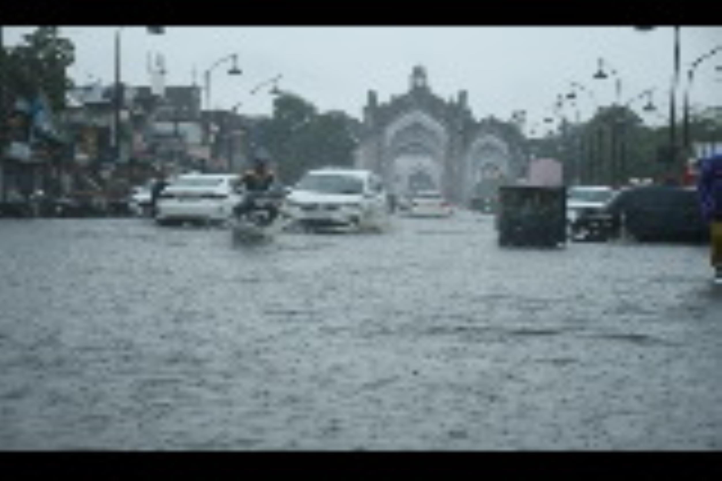 बारिश से जलभराव बारिश से जलभराव
