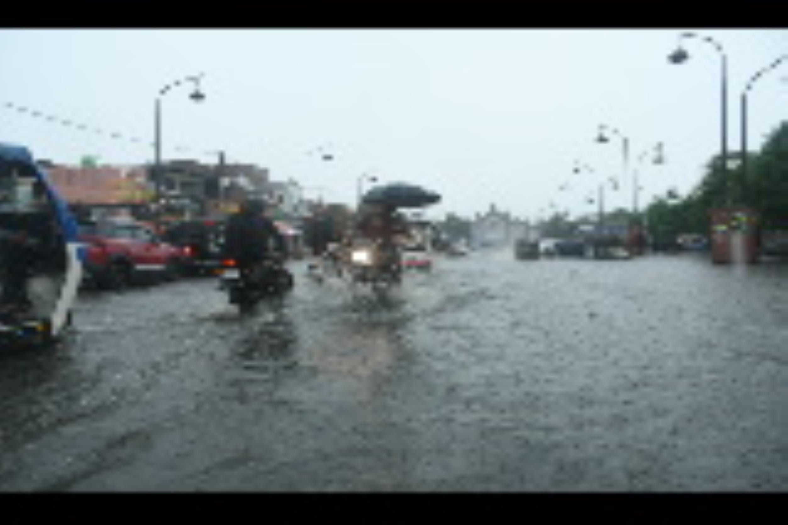 बारिश से जलभराव बारिश से जलभराव
