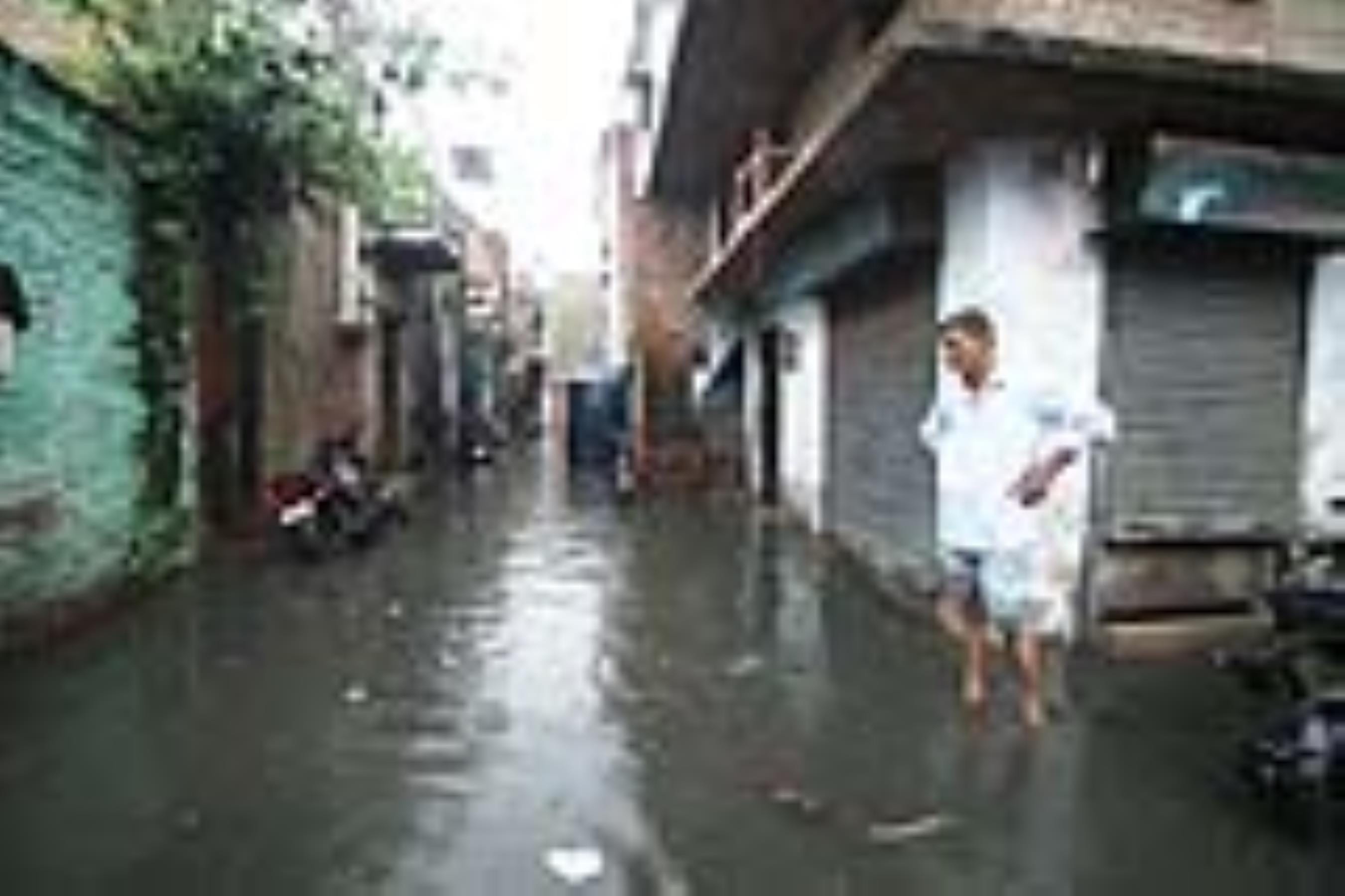 बारिश से जलभराव बारिश से जलभराव
