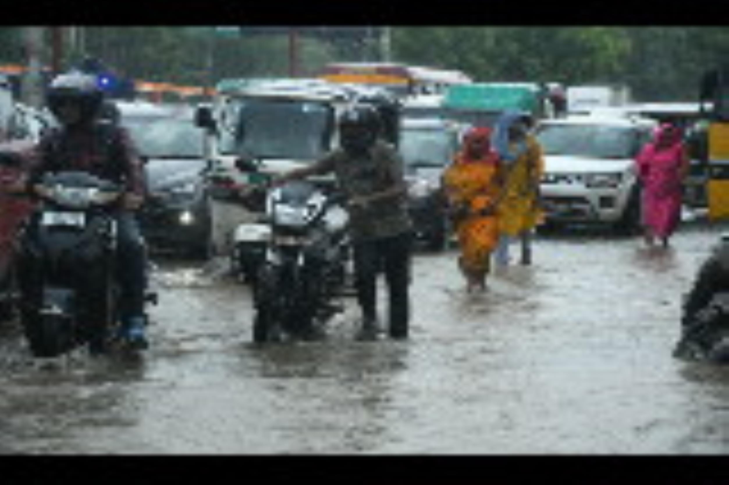 बारिश से जलभराव बारिश से जलभराव