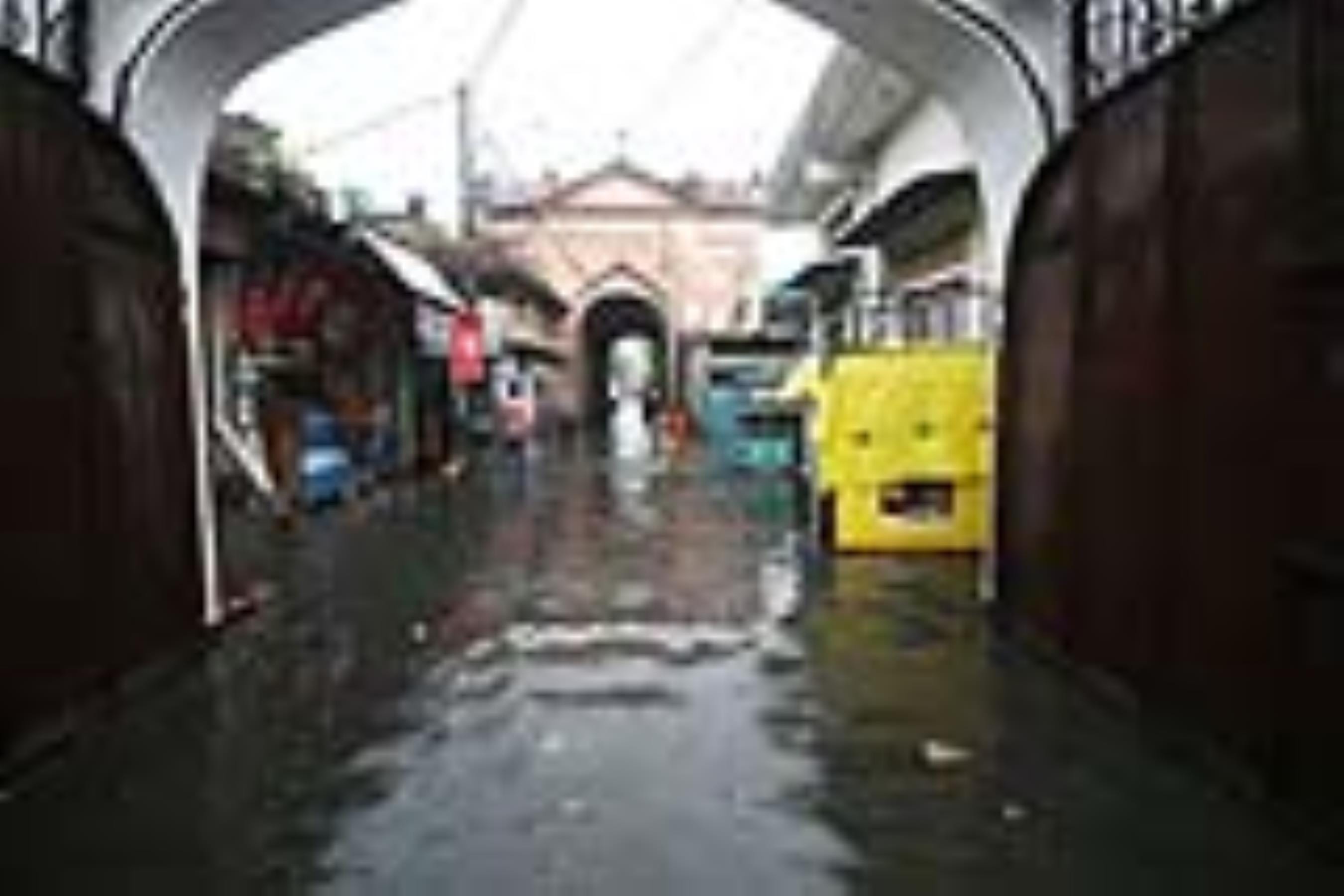 बारिश से जलभराव बारिश से जलभराव